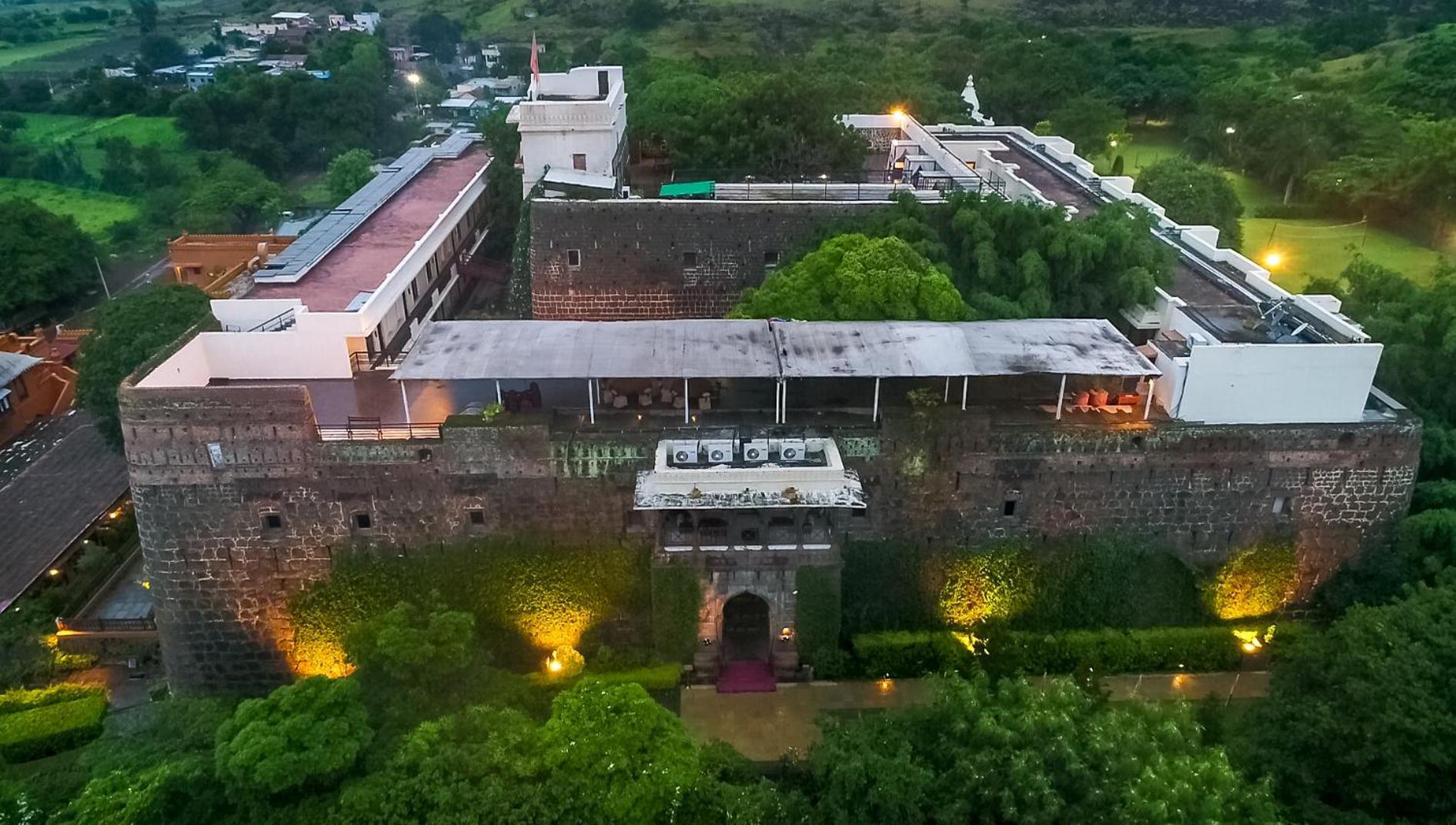 Fort Jadhavgadh -A Gadh Heritage Hotel Sasvad Esterno foto