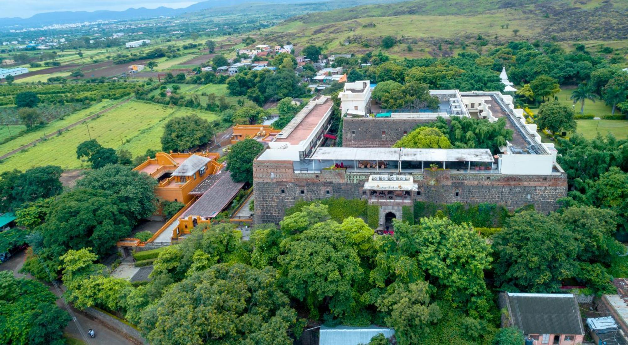 Fort Jadhavgadh -A Gadh Heritage Hotel Sasvad Esterno foto