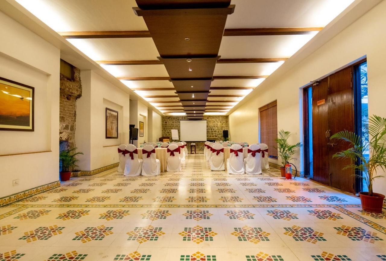 Fort Jadhavgadh -A Gadh Heritage Hotel Sasvad Esterno foto