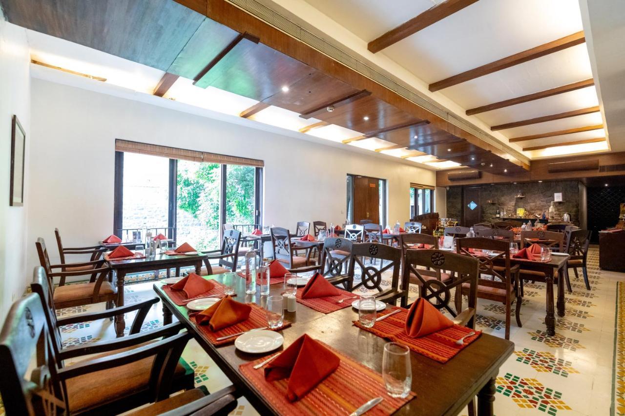 Fort Jadhavgadh -A Gadh Heritage Hotel Sasvad Esterno foto