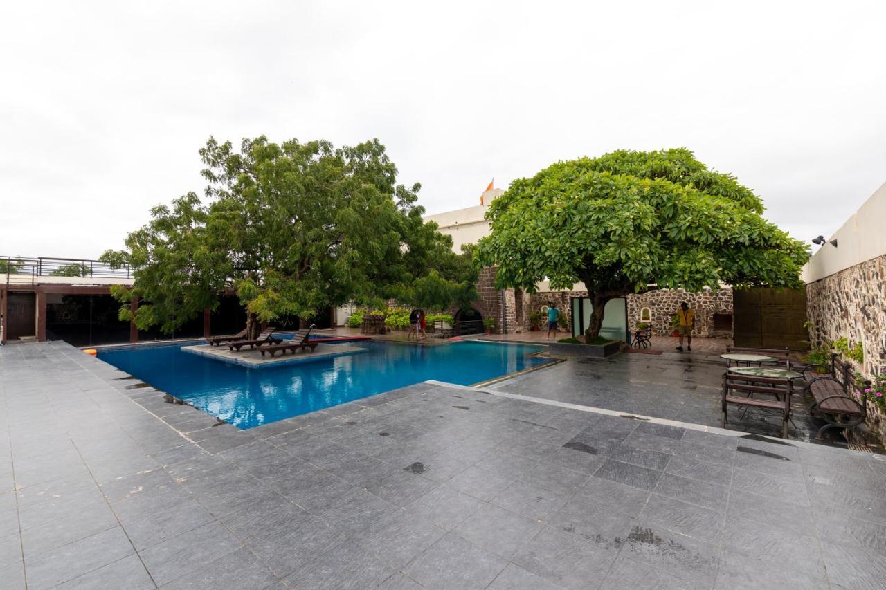 Fort Jadhavgadh -A Gadh Heritage Hotel Sasvad Esterno foto