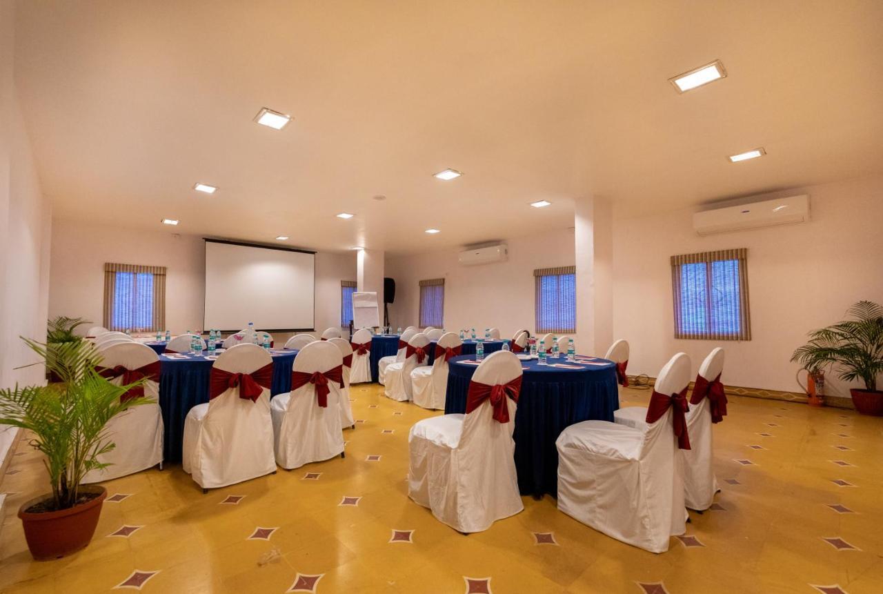 Fort Jadhavgadh -A Gadh Heritage Hotel Sasvad Esterno foto